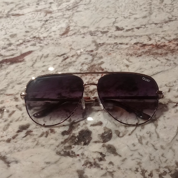 Quay Black Aviator Sunglasses - Picture 1 of 5